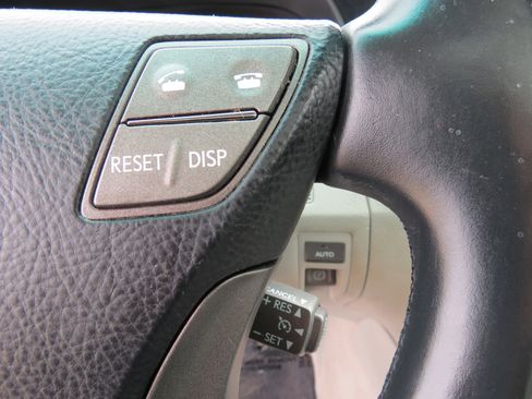 Used 2011 Lexus LS 460 image 17