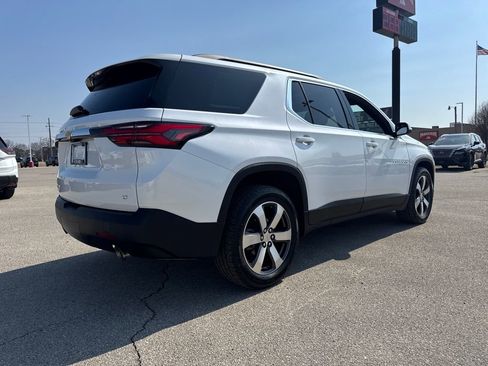 Used 2023 Chevrolet Traverse LT w/ LT Premium Package image 7