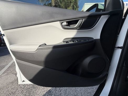 Used 2023 Hyundai Kona SEL FWD image 21