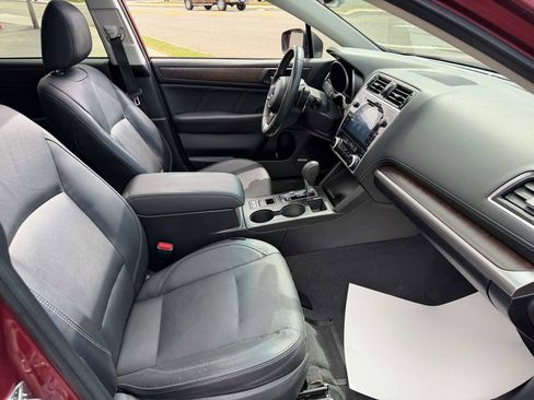 Used 2018 Subaru Outback 2.5i Limited AWD/4WD image 18