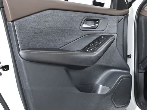 Certified 2022 Nissan Rogue SV AWD/4WD image 29