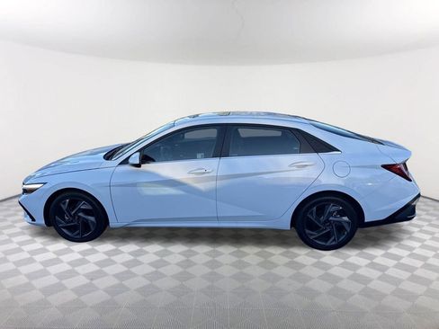 Used 2025 Hyundai Elantra SEL w/ Cargo Package FWD image 8