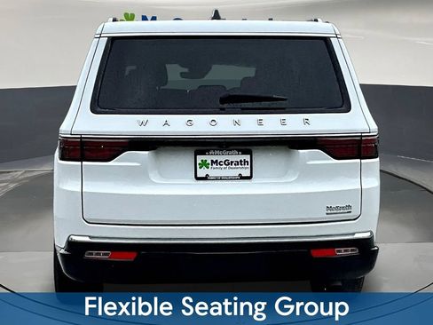 Used 2024 Jeep Wagoneer L Series III w/ Flexible Seating Group AWD/4WD image 7