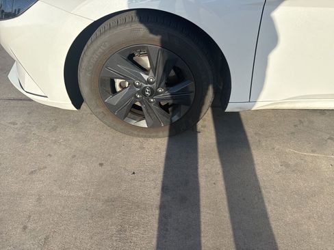 Used 2021 Hyundai Elantra SEL image 12