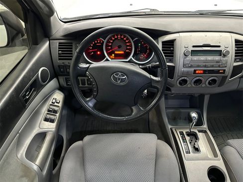 Used 2010 Toyota Tacoma PreRunner image 22