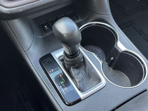 Used 2018 Toyota Highlander LE FWD image 20
