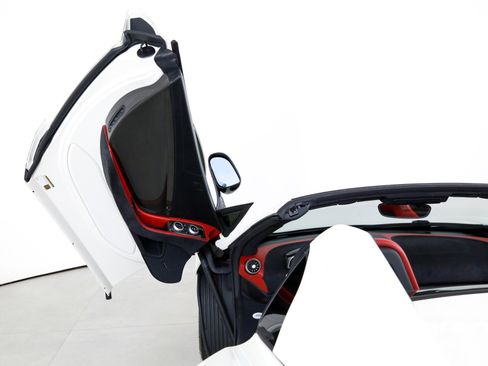 Used 2016 McLaren 650S Spider image 12