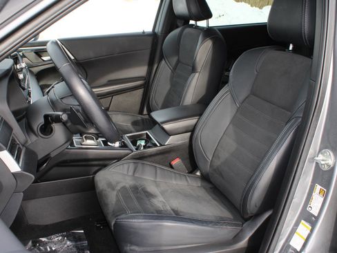 Used 2022 Mitsubishi Outlander SE image 15