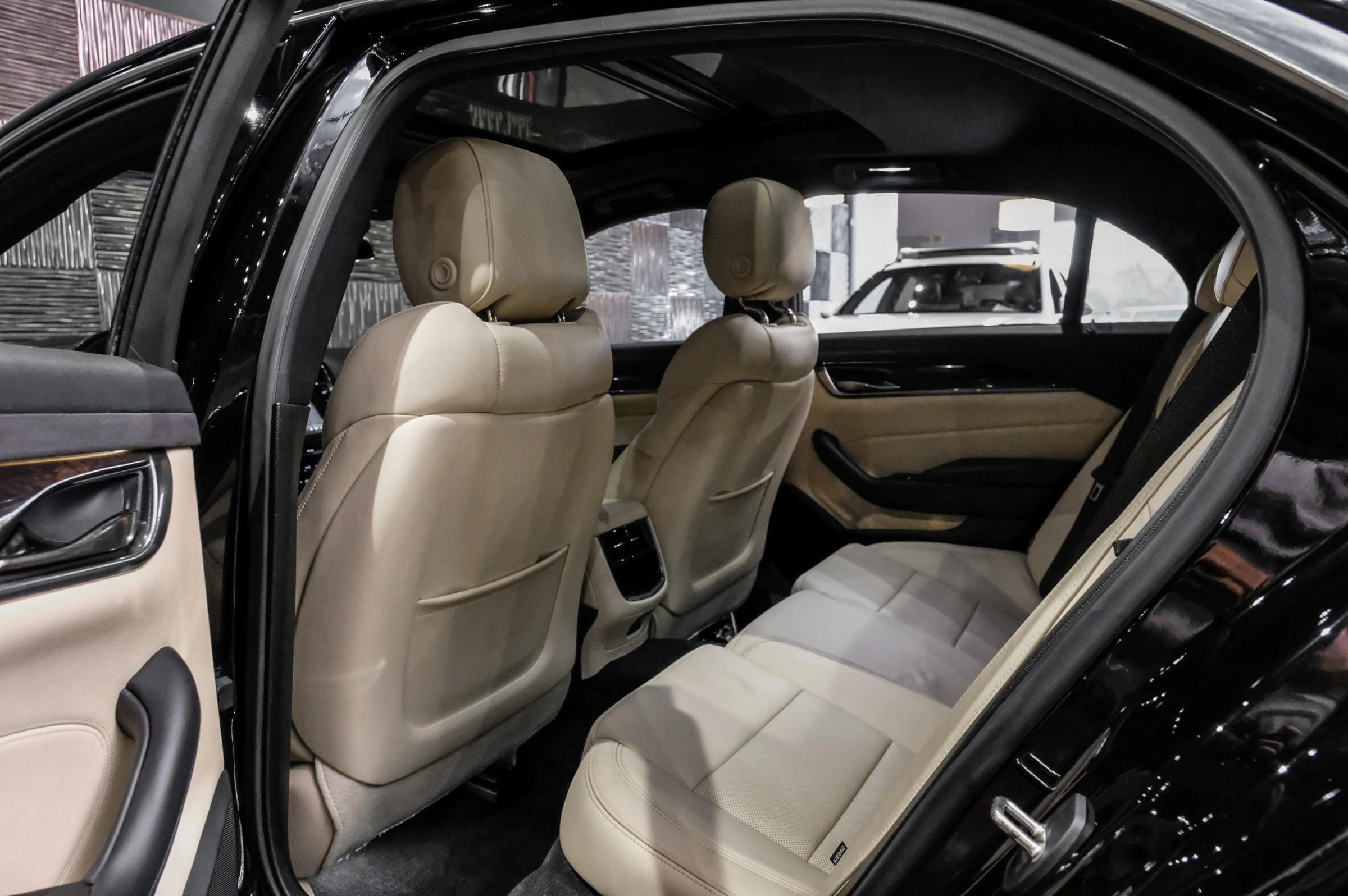 Used 2019 Cadillac CTS Luxury RWD image 41