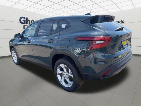 New 2026 Chevrolet Trax LS w/ LS Convenience Package FWD image 3