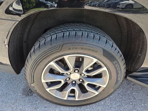 Used 2021 Chevrolet Suburban LT RWD image 21