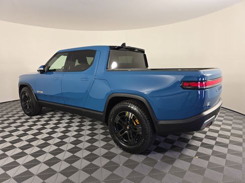 Used 2022 Rivian R1T Adventure image 3