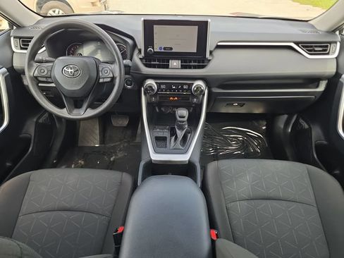 Used 2025 Toyota RAV4 XLE FWD image 9