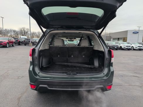 Used 2022 Subaru Forester Limited image 9