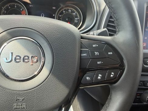 Used 2023 Jeep Cherokee Altitude Lux AWD/4WD image 24