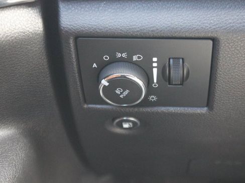 Used 2020 Jeep Grand Cherokee Overland image 18