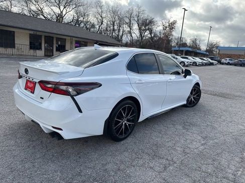Used 2022 Toyota Camry SE image 17
