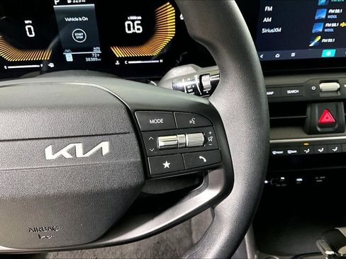 Used 2025 Kia K4 LXS image 15