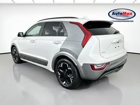 Used 2023 Kia Niro Wave FWD image 6