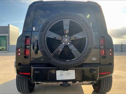 Used 2022 Land Rover Defender 90 X-Dynamic HSE image 5