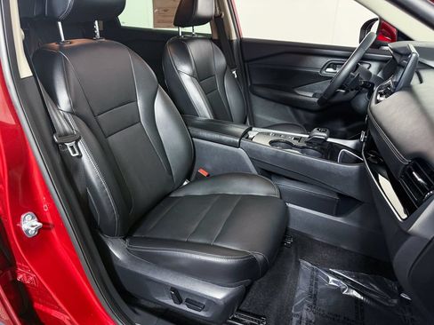 Certified 2024 Nissan Rogue SL FWD image 16