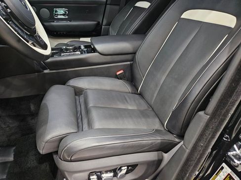 Used 2023 Rolls-Royce Cullinan w/ Interior Detailing Package AWD/4WD image 14