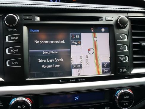 Used 2017 Toyota Highlander XLE image 38