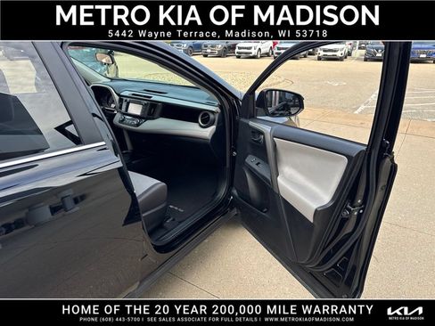 Used 2015 Toyota RAV4 XLE AWD/4WD image 39