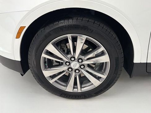 Certified 2025 Cadillac XT5 Premium Luxury w/ LPO, Floor Liner Package AWD/4WD image 27