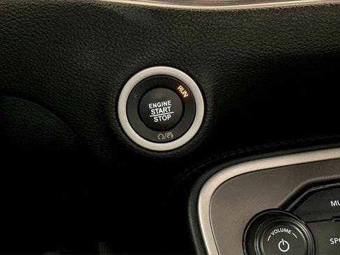 Used 2022 Dodge Challenger GT image 31