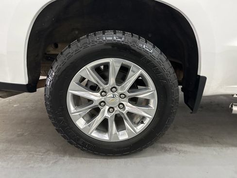 Used 2021 Chevrolet Silverado 1500 LTZ w/ LTZ Convenience Package II AWD/4WD image 60