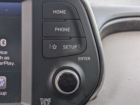 Used 2019 Hyundai Santa Fe SE image 9