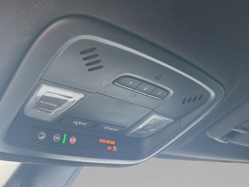 Used 2022 Chevrolet Traverse RS w/ LPO, Floor Liner Package FWD image 33