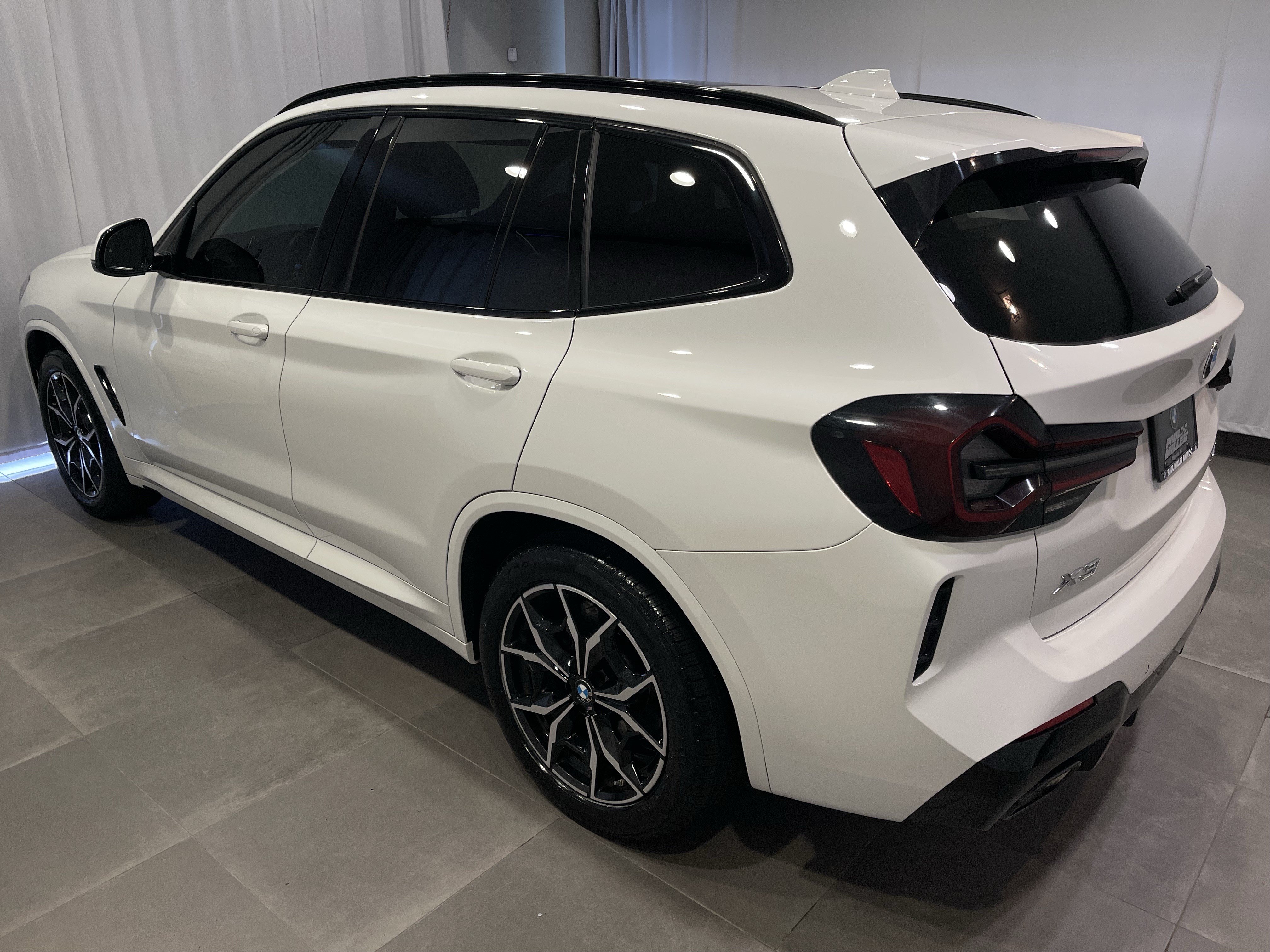 Certified 2023 BMW X3 xDrive30i w/ M Sport Package AWD/4WD image 4