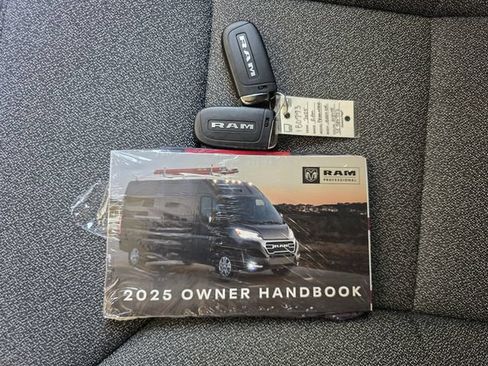 Used 2025 RAM ProMaster 2500 w/ Convenience Group FWD image 27