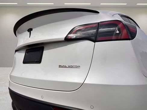 Used 2022 Tesla Model Y Performance AWD/4WD image 29