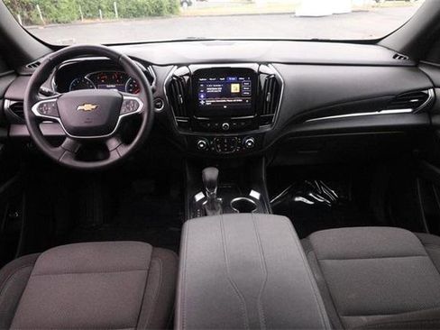 Used 2023 Chevrolet Traverse LT image 21