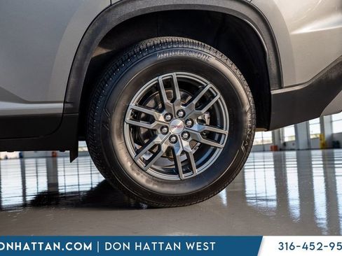 Used 2025 GMC Acadia Elevation FWD image 29