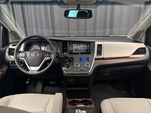 Used 2016 Toyota Sienna Limited AWD/4WD image 24
