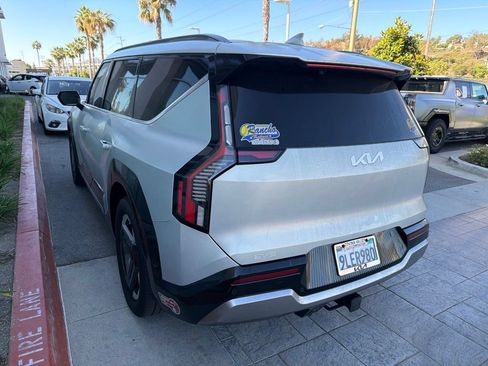 Used 2024 Kia EV9 Land AWD/4WD image 7