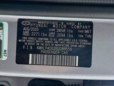 New 2025 Hyundai Elantra Limited image 23