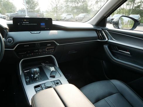 Used 2024 MAZDA CX-90 Plug-In Hybrid w/ Preferred AWD/4WD image 14