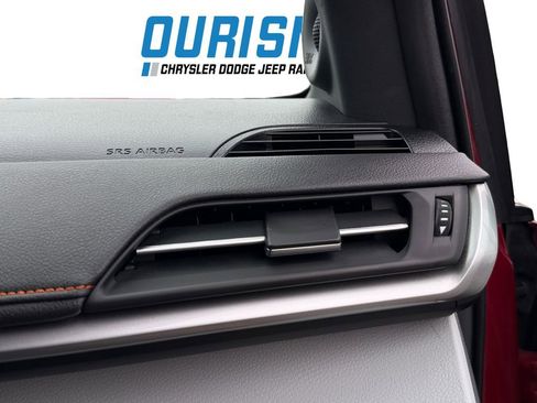 Used 2022 Toyota Sienna XSE image 24