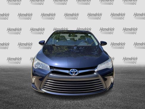 Used 2015 Toyota Camry XLE w/ Moonroof Package FWD image 3