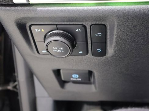 Used 2025 Ford Expedition Max Platinum AWD/4WD image 32