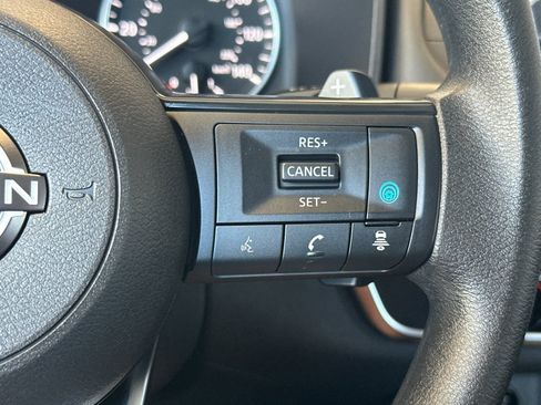 Used 2024 Nissan Rogue SV FWD image 28