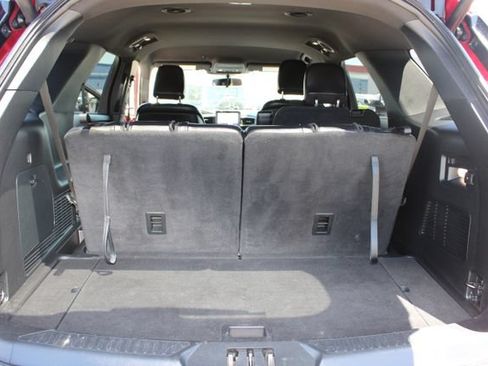 Used 2020 Ford Explorer XLT w/ Equipment Group 202A AWD/4WD image 39