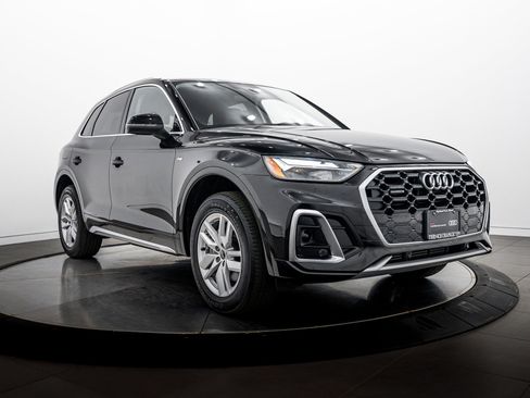 Certified 2023 Audi Q5 2.0T Premium w/ Convenience Package AWD/4WD image 2