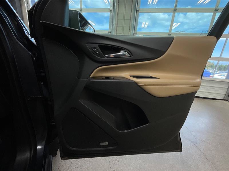 Used 2022 Chevrolet Equinox Premier AWD/4WD image 32