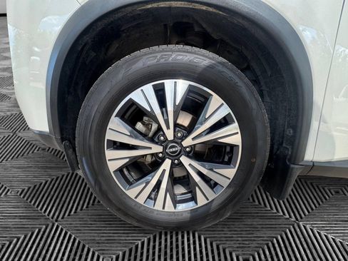 Used 2023 Nissan Rogue SV FWD image 9